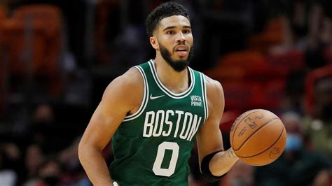 Celtics vs. Bucks prediction, odds, spread: 2022 Christmas Day NBA.